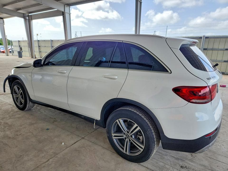 2020 MERCEDES-BENZ GLC 300 2