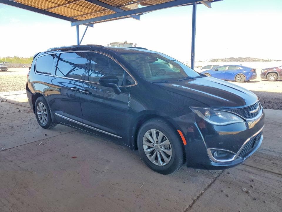 2019 CHRYSLER PACIFICA TOURING L 4
