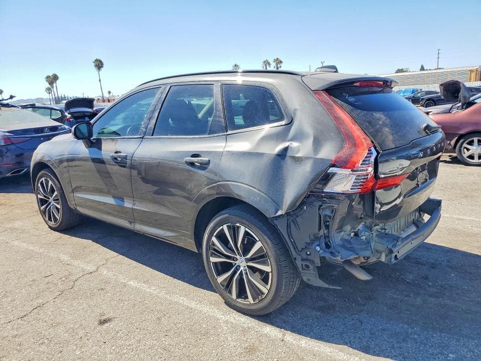 2024 VOLVO XC60 PLUS 2