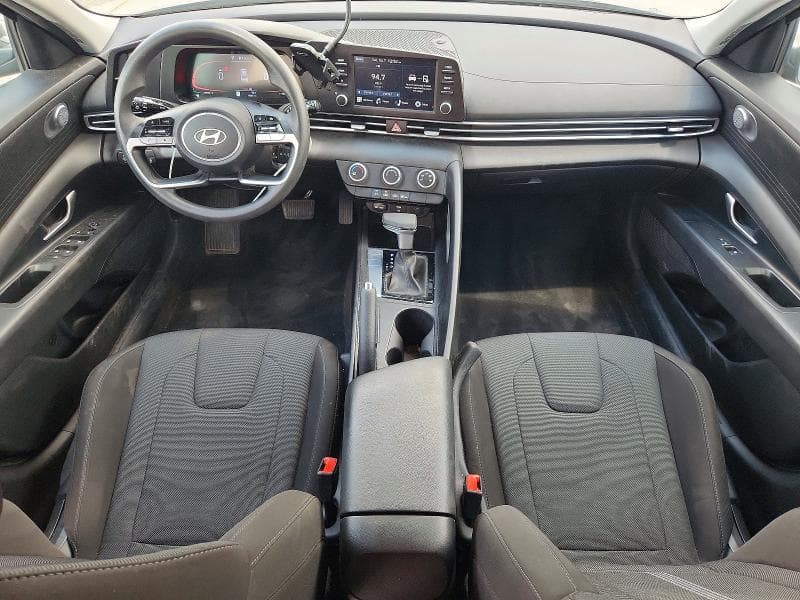 2024 HYUNDAI ELANTRA SE 8