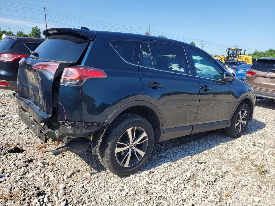 2018 TOYOTA RAV4 XLE 3