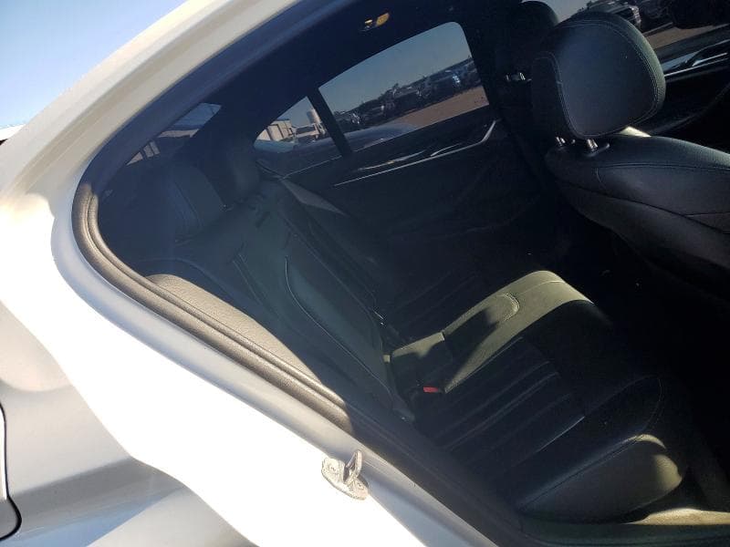 2019 BMW 530XE 10