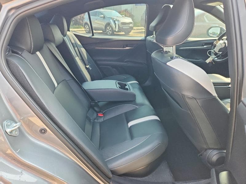 2025 TOYOTA CAMRY SE 10