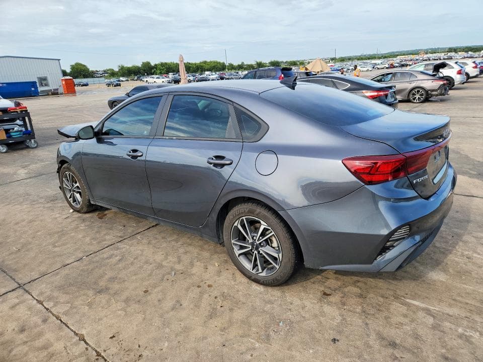 2022 KIA FORTE LXS 2