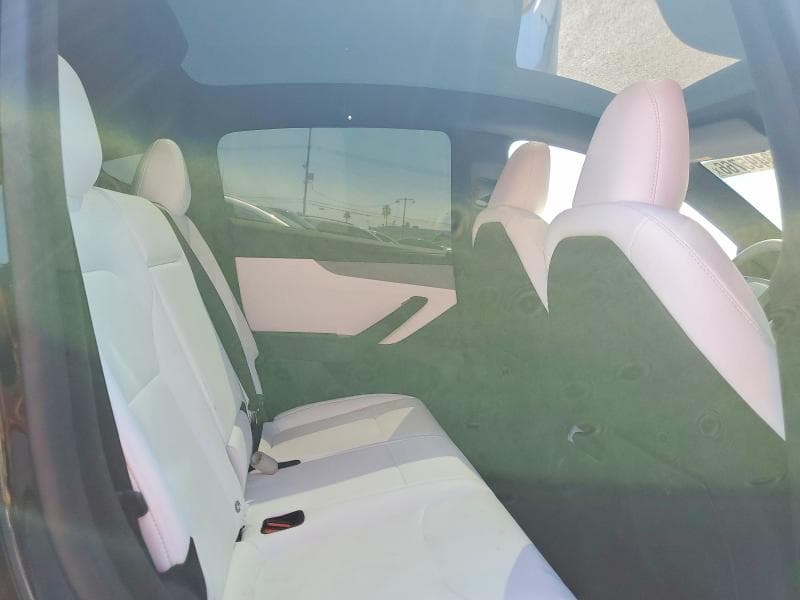 2026 TESLA MODEL Y 10