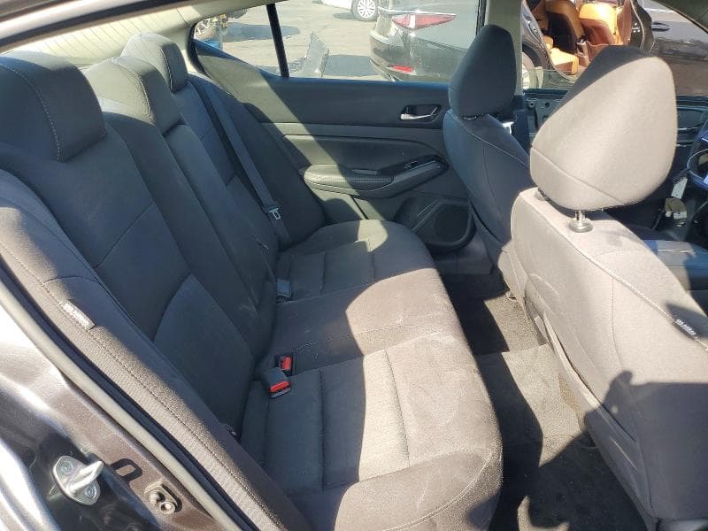 2021 NISSAN ALTIMA SV 10