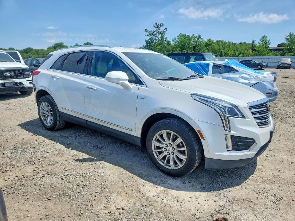 2017 CADILLAC XT5 4