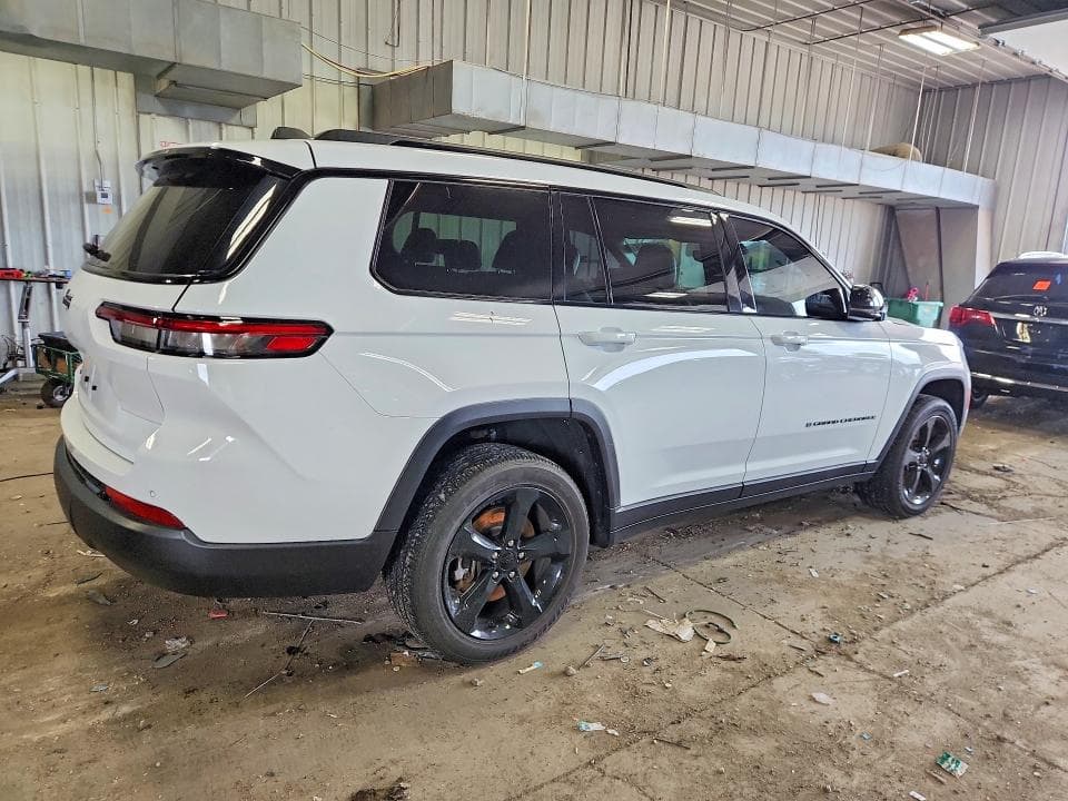 2023 JEEP GRAND CHEROKEE L LAREDO 3