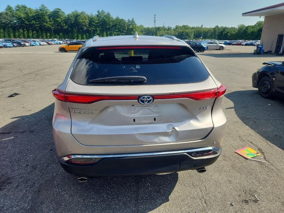 2024 TOYOTA VENZA XLE 6