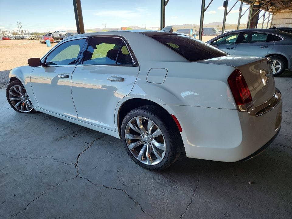 2020 CHRYSLER 300 TOURING 2