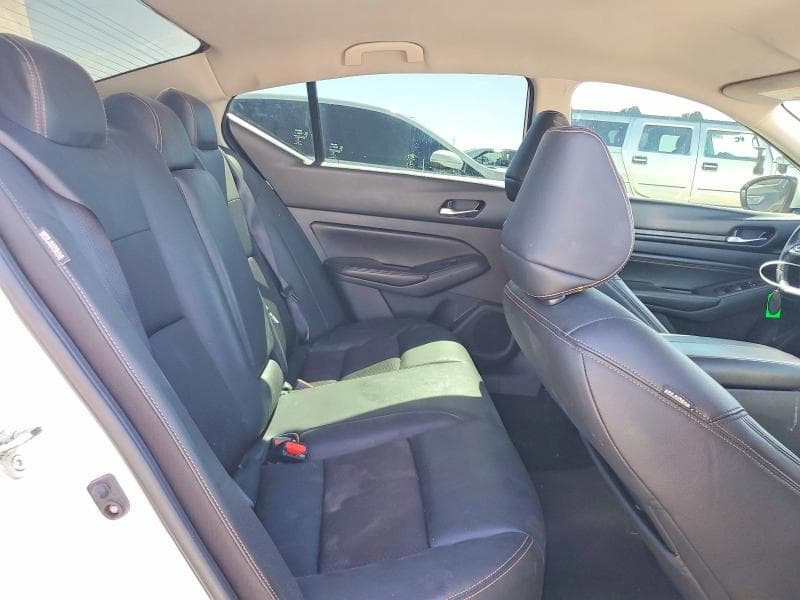 2021 NISSAN ALTIMA SR 10