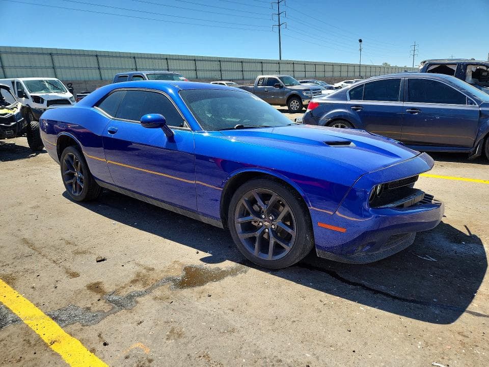 2021 DODGE CHALLENGER SXT 4