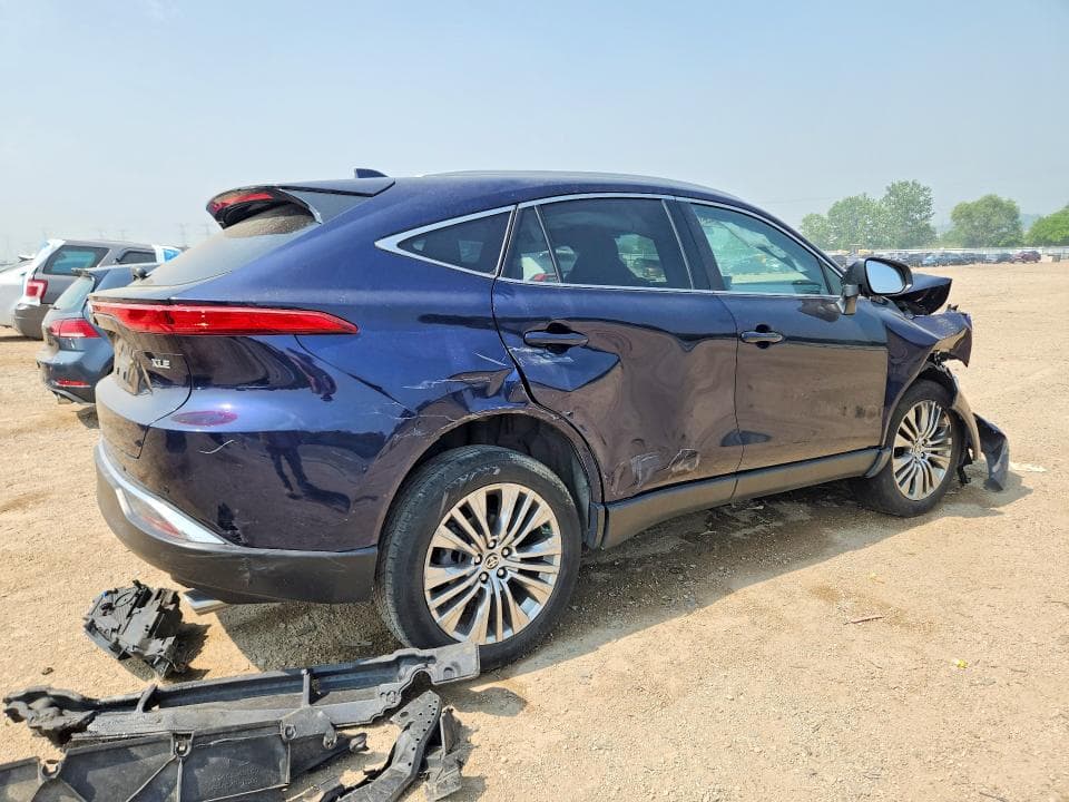 2023 TOYOTA VENZA XLE 3