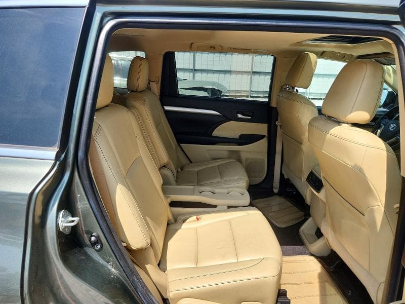 2017 TOYOTA HIGHLANDER XLE 11