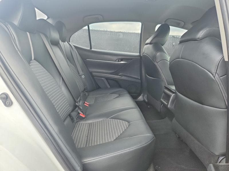 2018 TOYOTA CAMRY SE 10