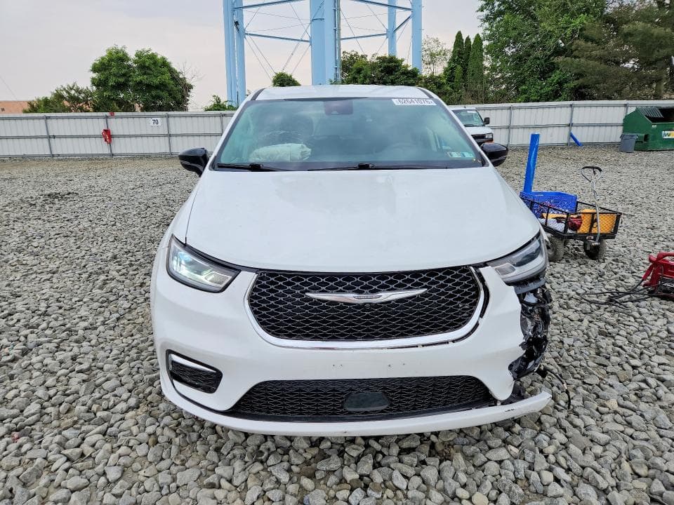 2024 CHRYSLER PACIFICA TOURING L 5