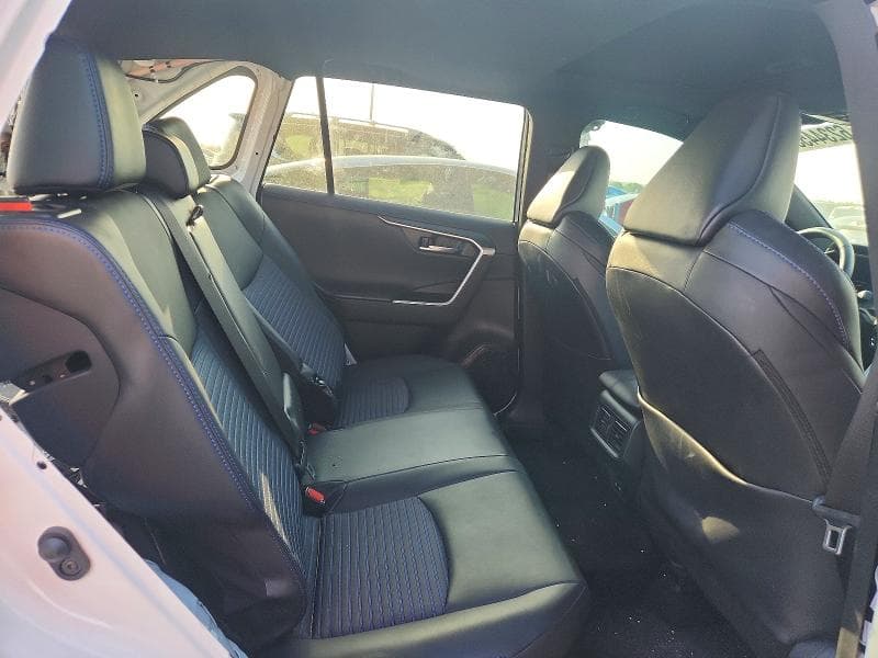 2024 TOYOTA RAV4 XSE 10