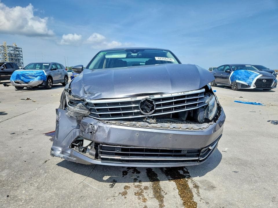 2018 VOLKSWAGEN PASSAT SEL PREMIUM 5