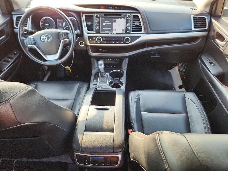 2017 TOYOTA HIGHLANDER XLE 8