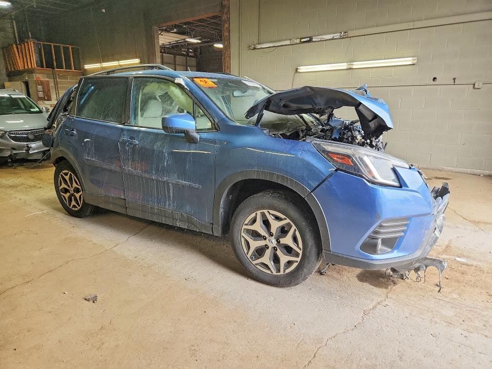 2023 SUBARU FORESTER PREMIUM 4