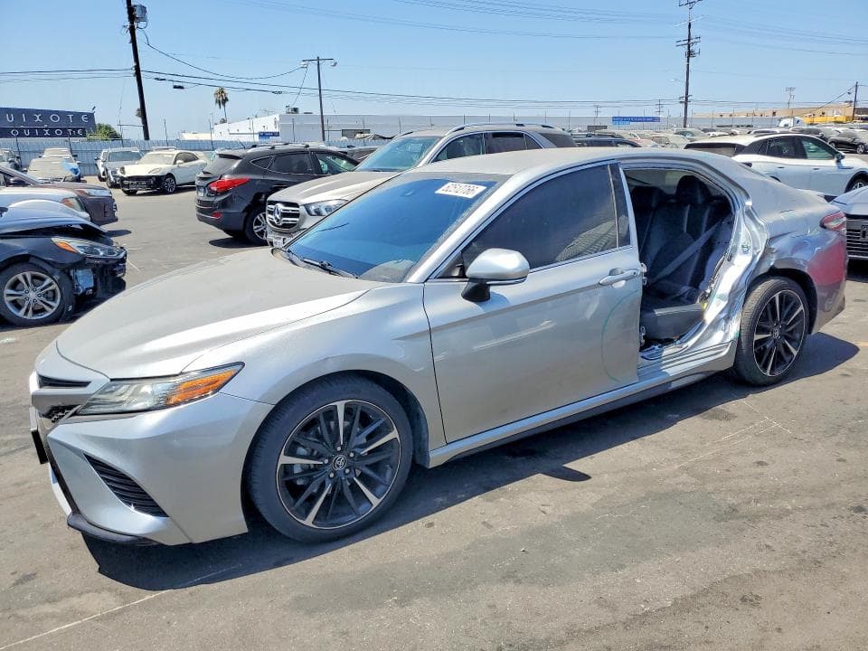 2019 TOYOTA CAMRY XSE - 1