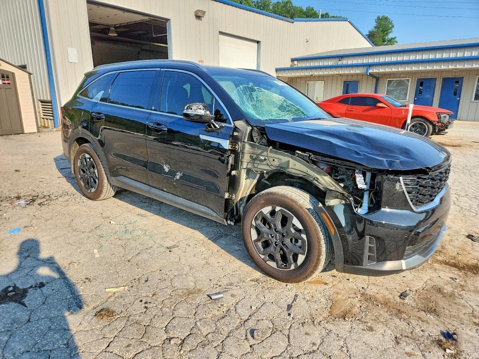 2025 KIA SORENTO S 4