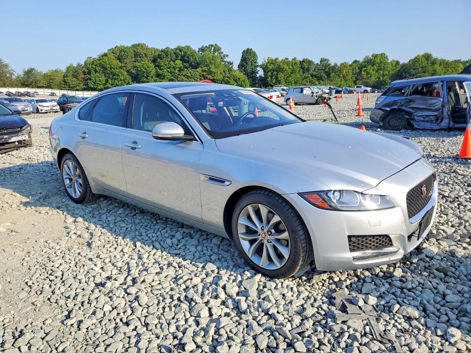 2017 JAGUAR XF PREMIUM 4