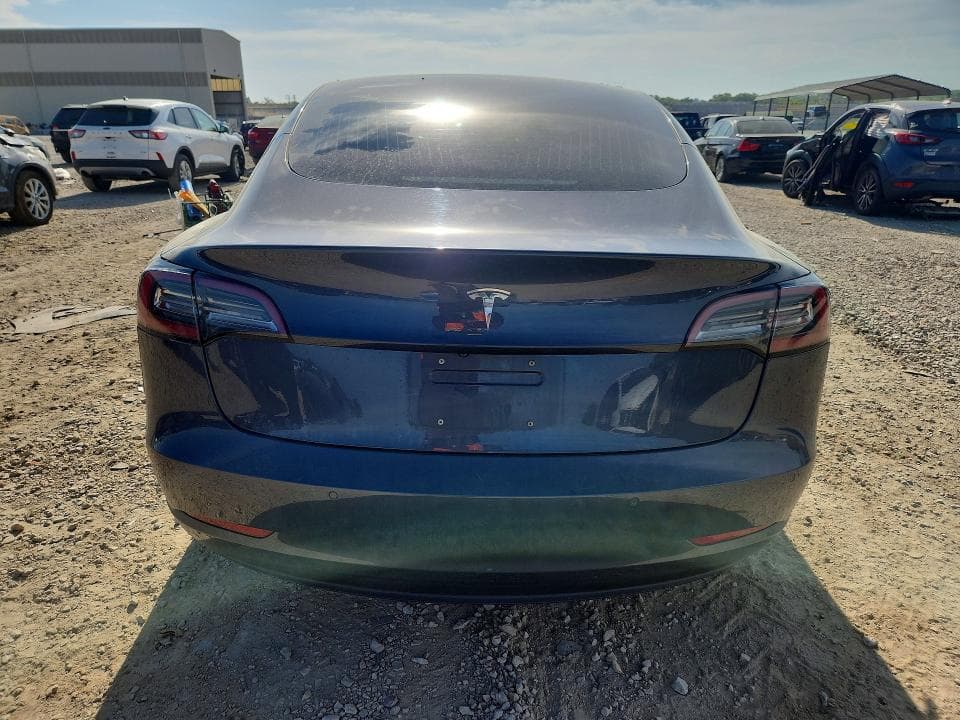 2018 TESLA MODEL 3 6