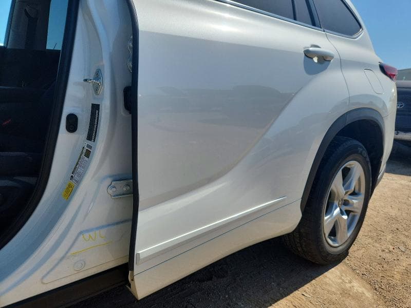 2021 TOYOTA HIGHLANDER HYBRID LE 13