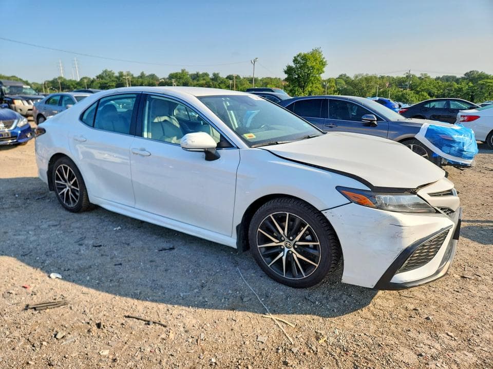 2022 TOYOTA CAMRY HYBRID SE 4