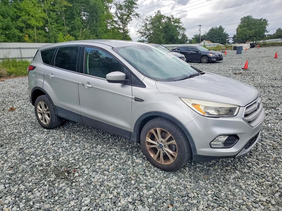 2019 FORD ESCAPE SE 4
