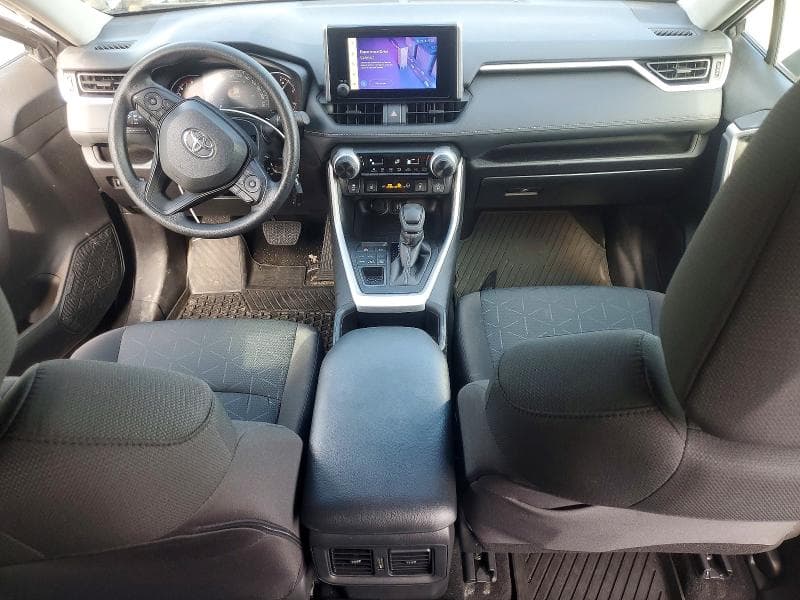 2024 TOYOTA RAV4 LE 8