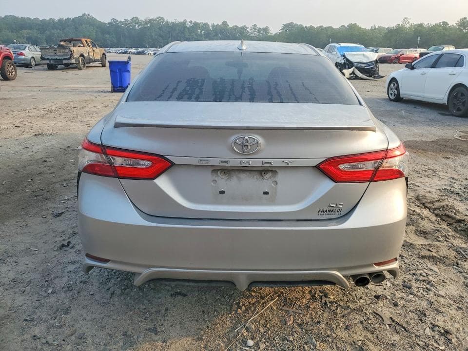 2019 TOYOTA CAMRY SE 6