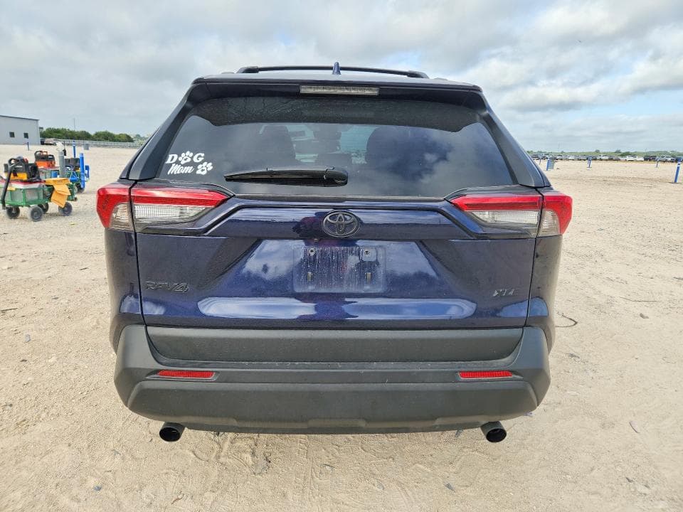 2025 TOYOTA RAV4 XLE PREMIUM 6