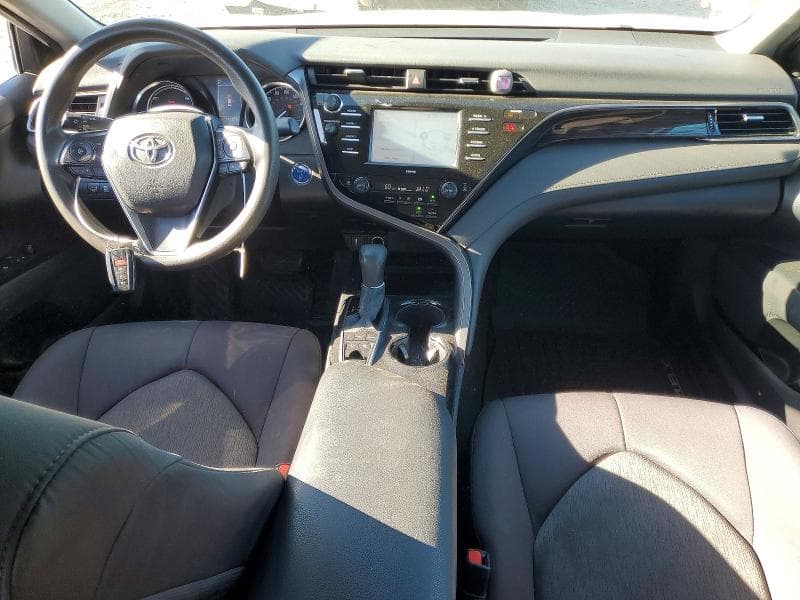 2020 TOYOTA CAMRY LE 8