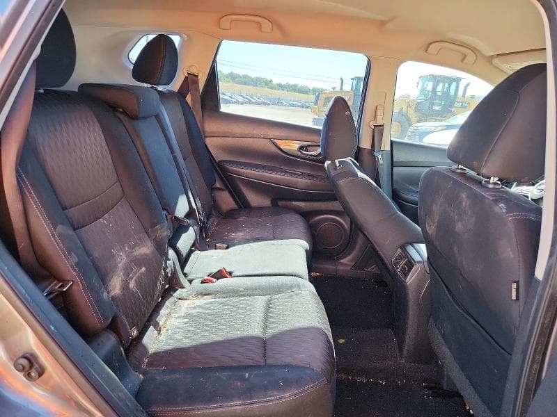 2018 NISSAN ROGUE S 11