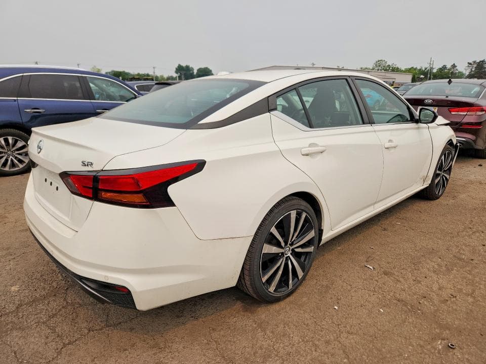 2021 NISSAN ALTIMA SR 3