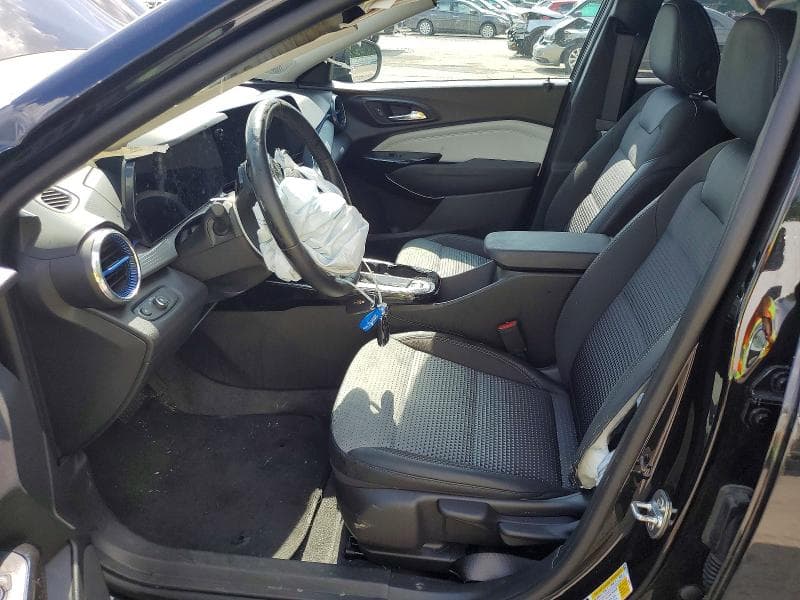 2025 CHEVROLET TRAX 1LT 7