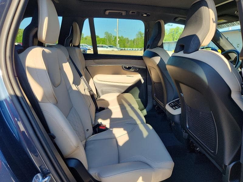 2025 VOLVO XC90 CORE 11