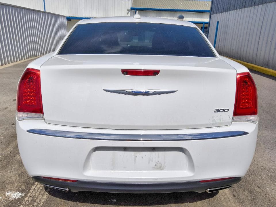 2018 CHRYSLER 300 TOURING 6