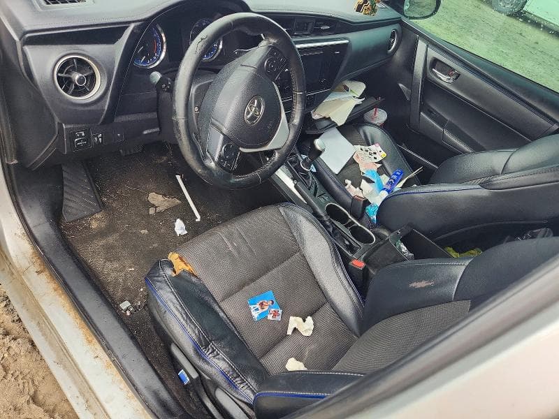 2017 TOYOTA COROLLA SE 8