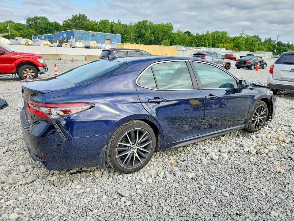 2022 TOYOTA CAMRY HYBRID SE 3
