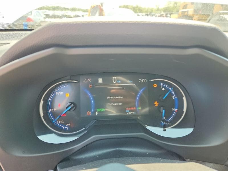 2025 TOYOTA RAV4 XLE PREMIUM 9