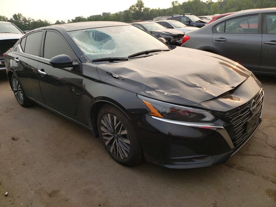 2023 NISSAN ALTIMA SV 4