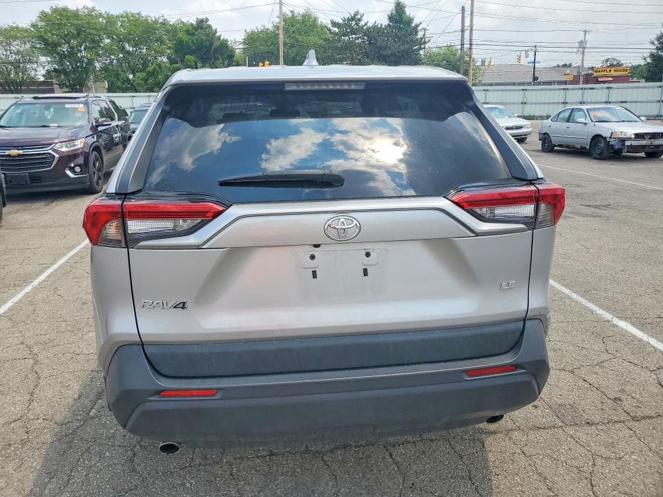 2022 TOYOTA RAV4 LE 6