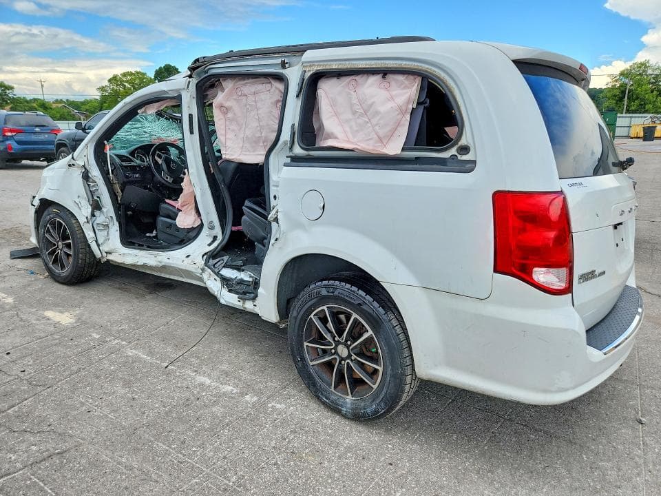 2017 DODGE GRAND CARAVAN GT 2
