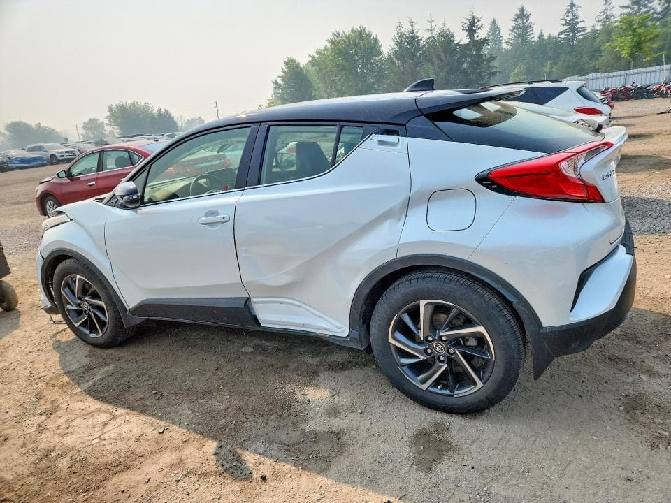 2022 TOYOTA C-HR XLE 2