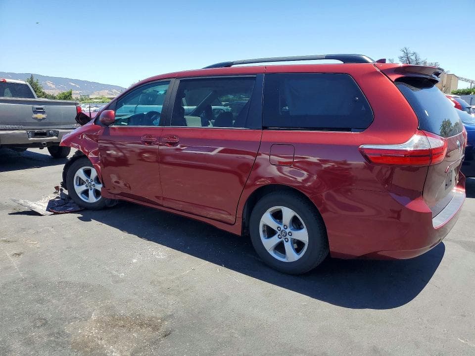 2019 TOYOTA SIENNA LE 2
