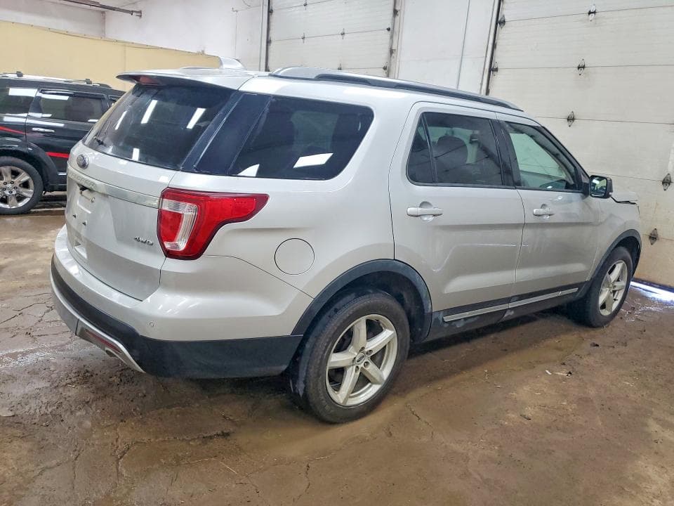 2017 FORD EXPLORER XLT 3