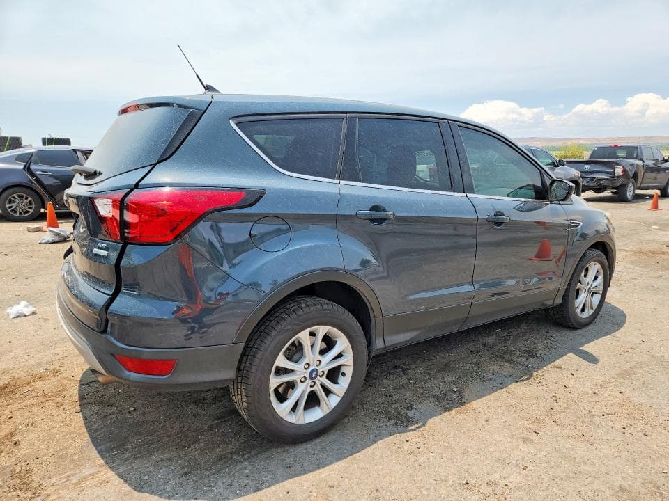 2019 FORD ESCAPE SE 3